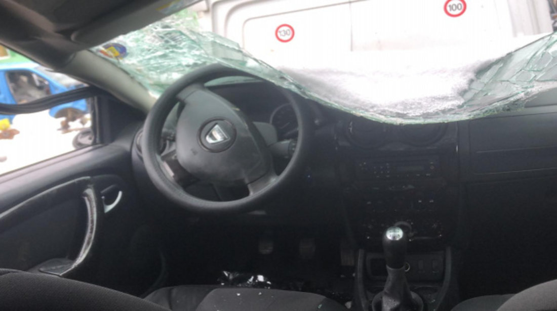 Mocheta podea interior Dacia Duster 2011 SUV 1.5 dci K9K892
