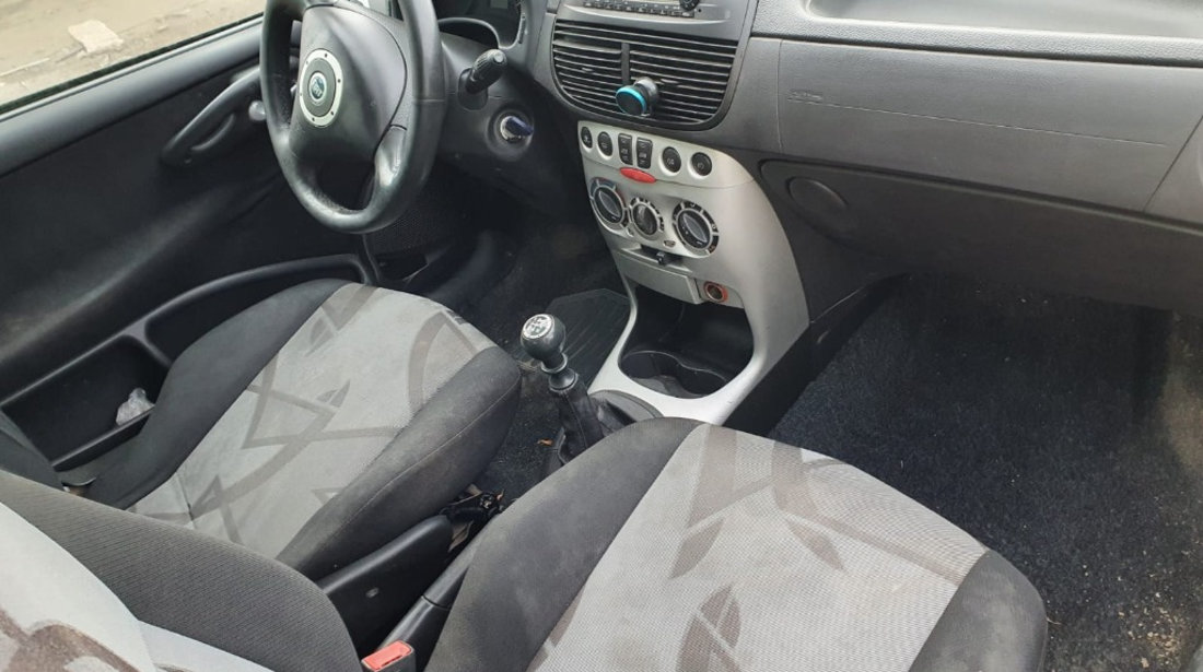 Mocheta podea interior Fiat Punto 2005 2 1.2 benzina