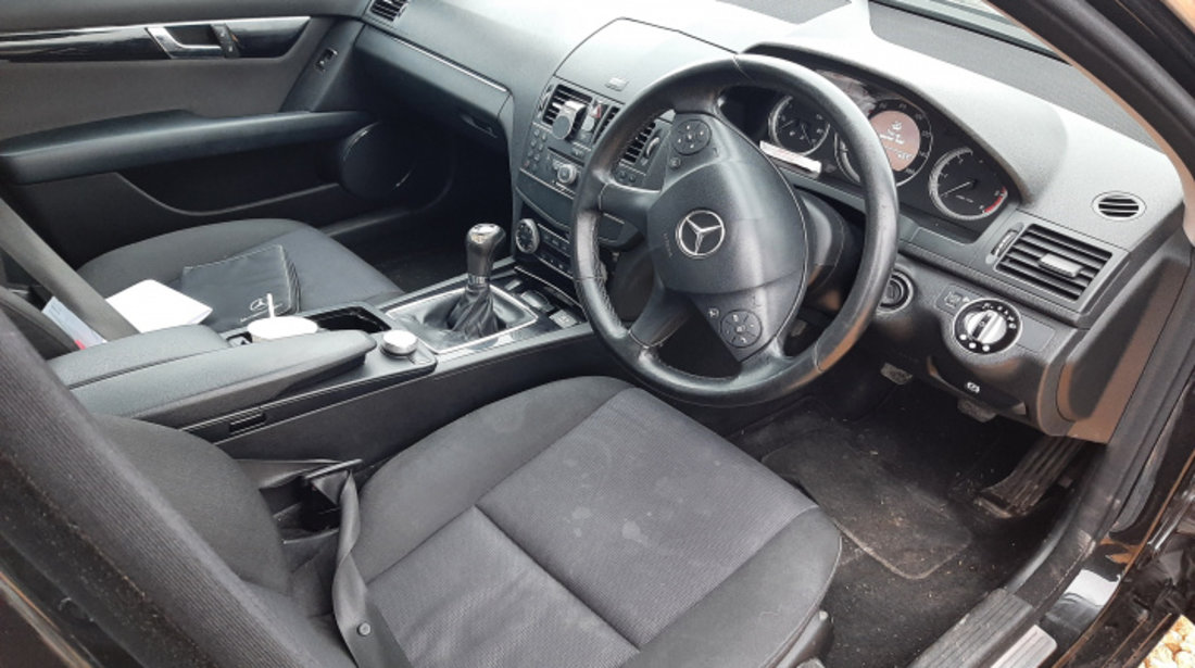 Mocheta podea interior Mercedes-Benz C-Class W204/S204 [2007 - 2012] Sedan 4-usi C220 CDI MT (170 hp)