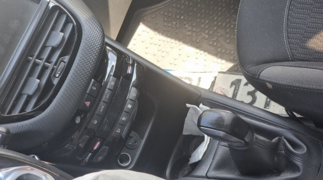 Mocheta podea interior Peugeot 208 2016 HatchBack 1.2 VTi HMZ (EB2F)