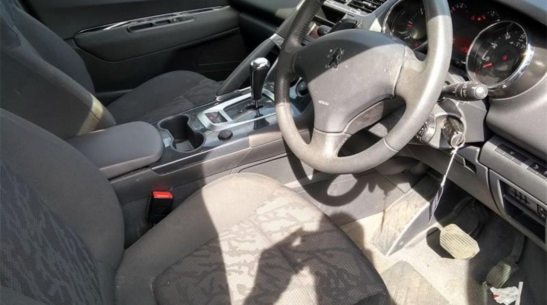 Mocheta podea interior Peugeot 3008 2013 MPV 1.6 HDi