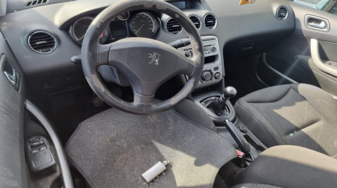 Mocheta podea interior Peugeot 308 2010 hatchback 1.6 diesel