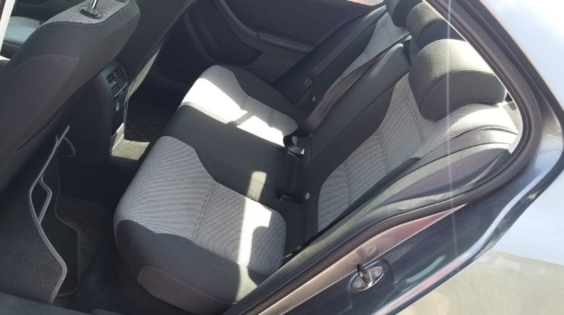 Mocheta podea interior Volkswagen Jetta 2014 Sedan 1.4 TSI Hybrid