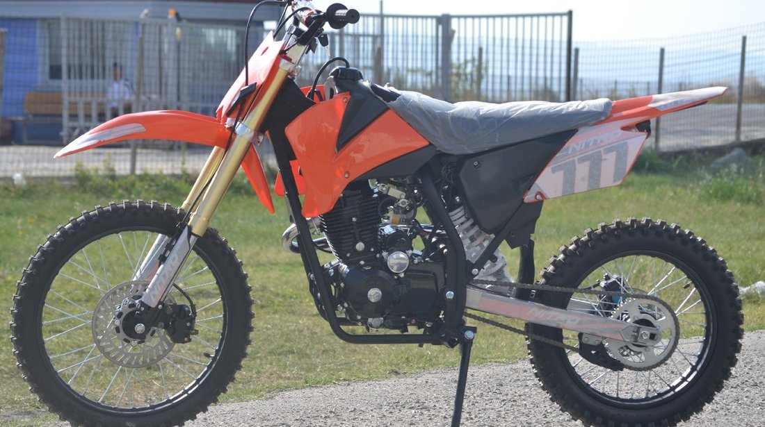 Model: Hurricane Dirt bike 250cc  ENFIELD-NORTON