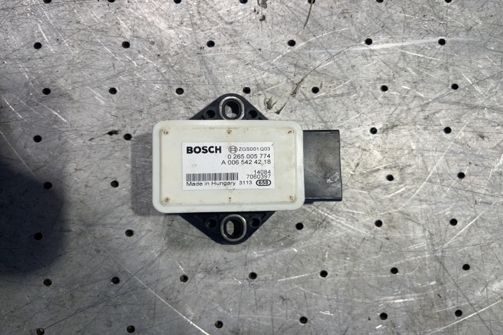 Modul acceleratie laterala A 006 542 42 18 A 006 542 42 18 A 006 542 42 18 Mercedes-Benz Sprinter 2 906 [2006 - 2013] Autoutilitara duba 5-usi 2.2 CDI MT (109 hp)