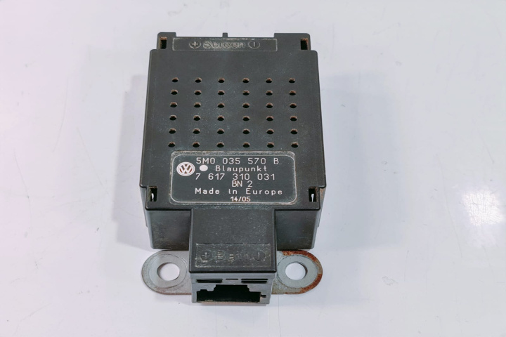 Modul AMPLIFICATOR ANTENA 5M0035570B Volkswagen VW Golf 5 [2003 - 2009]