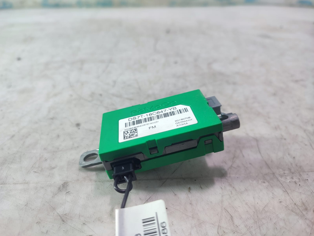 Modul amplificator antena ds7t-18c847-yb Ford Mondeo MK5 [2014 - 2020] 2.0 tdci t8cd 4x4