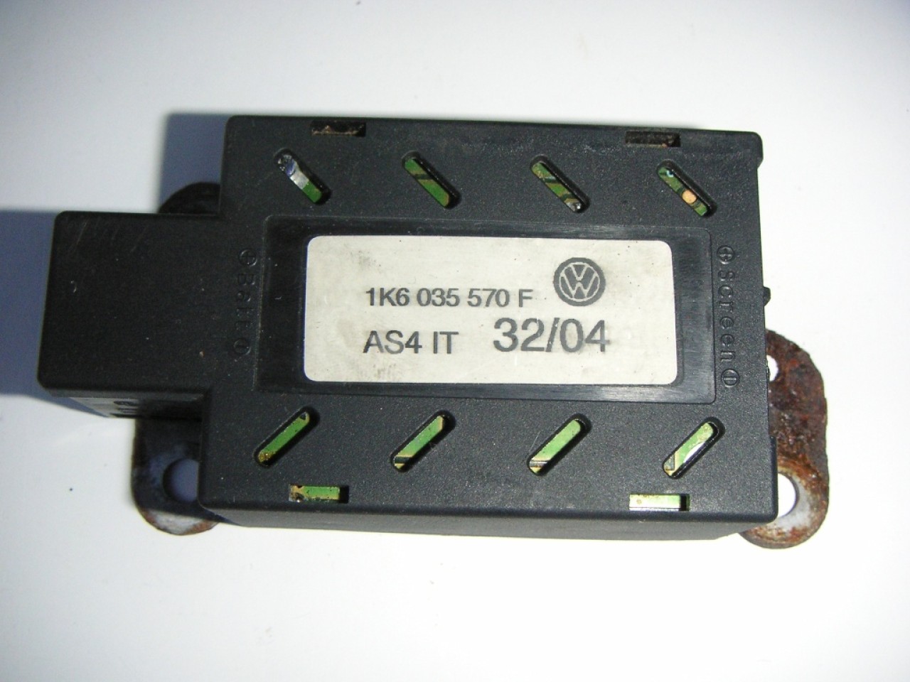 Modul Amplificator antena Vw Golf 5 cod 1K6035570F