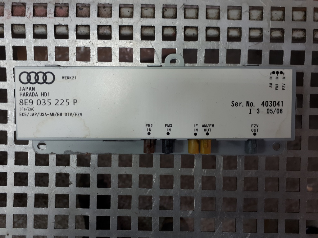 Modul antena interior radio A4 B7 2.0 TDI BRE 16 Valve 2007 OEM 8E9035225P