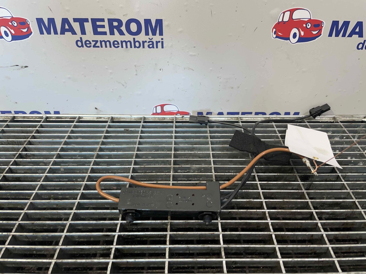 MODUL ANTENA MERCEDES C-CLASS - - (2011 2014)