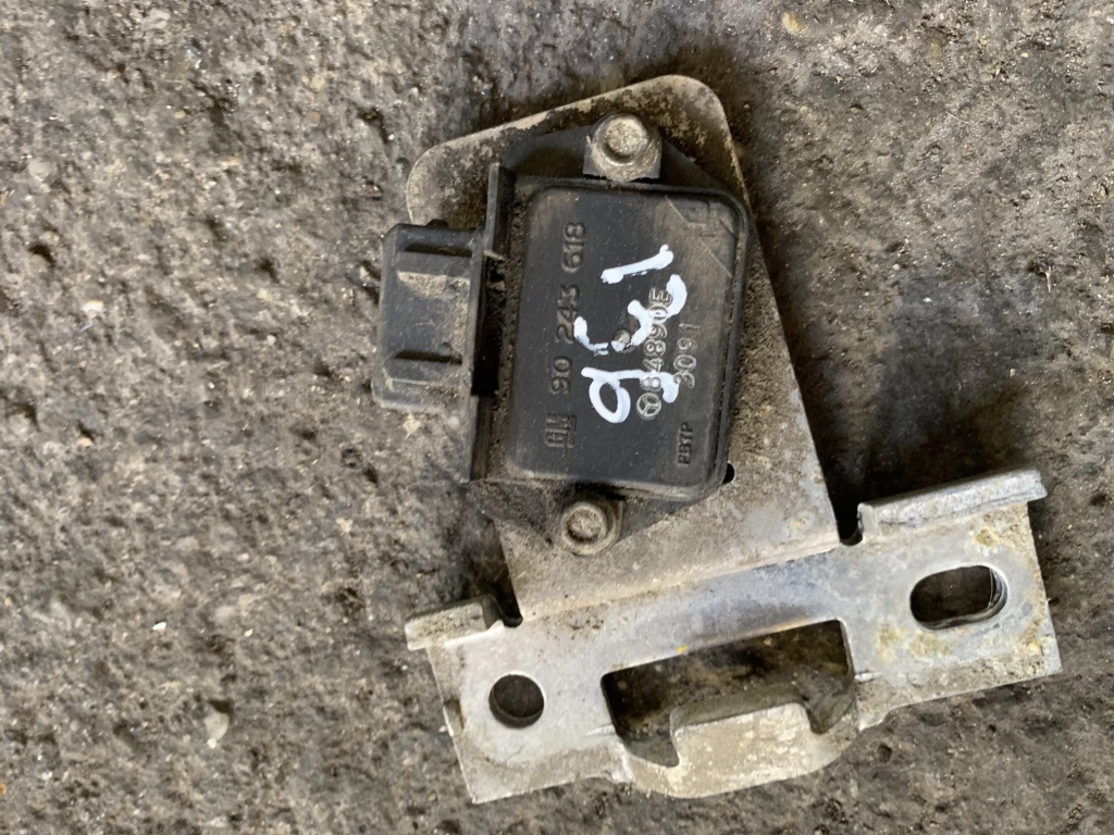 Modul aprindere GM90243618 Opel Vectra A [1988 - 1995] Sedan 2.0 MT (150 hp) (86_ 87_) 2.0 GT