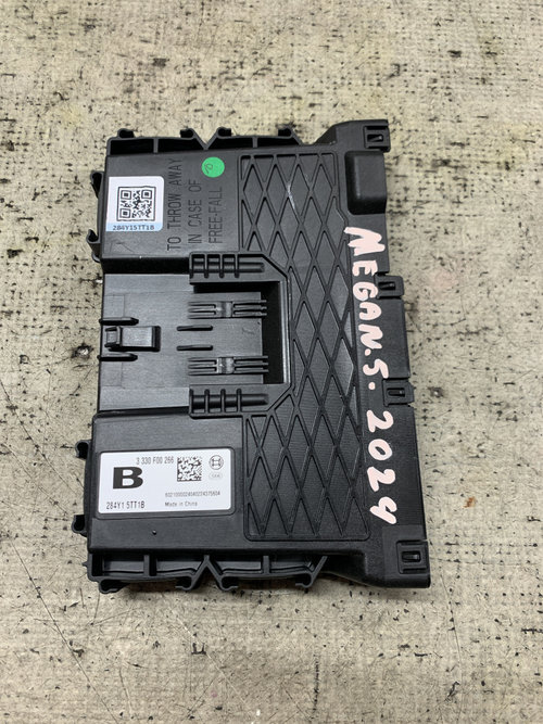 Modul BCM Renault Megane 5 - Electric 2024, 284Y15TT1B