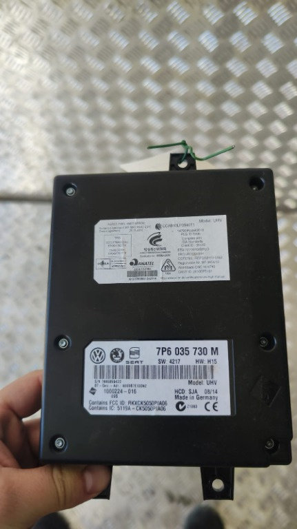 Modul bluetooth Vw Passat B7 ALLTRACK 2.0TDI 4motion cod motor CFG,an 2015 cod 7P6035730M