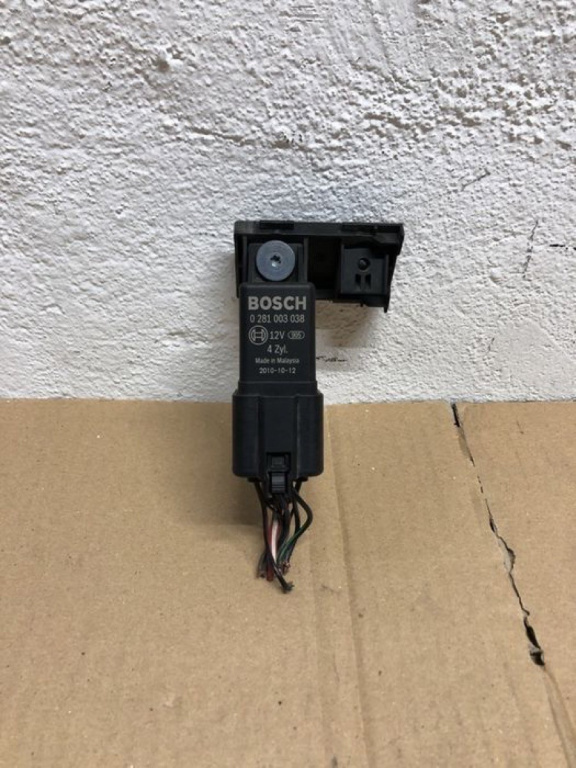 Modul bujii vw Passat B6 4motion sedan 2009 (038907281d)