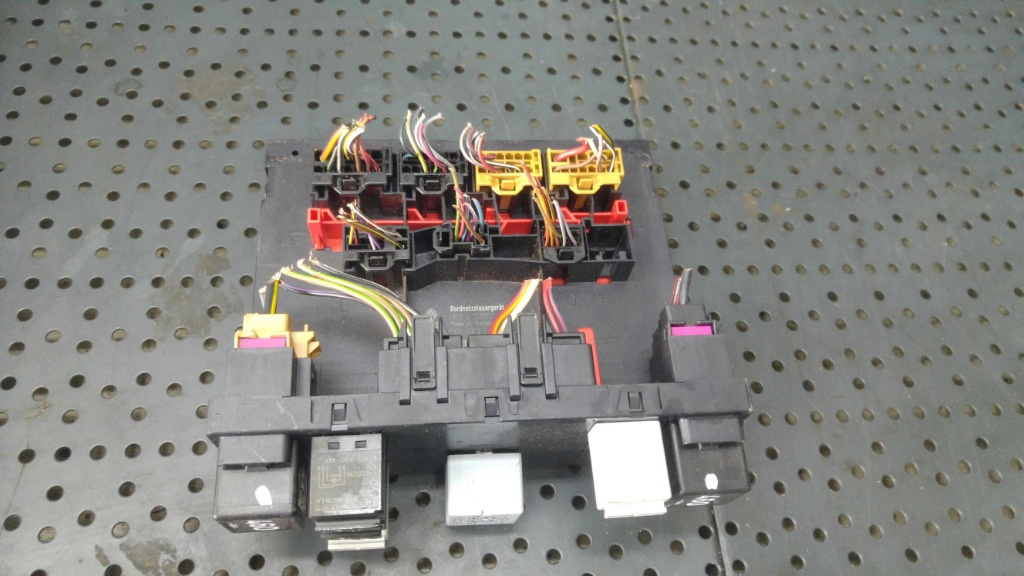 Modul calculator confort 1.6 b vw golf 5 1k1 3c0937049ad 28068687