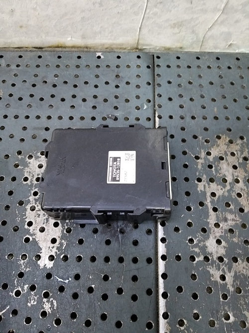 Modul calculator cutie automata toyota auris e180 8953512010  