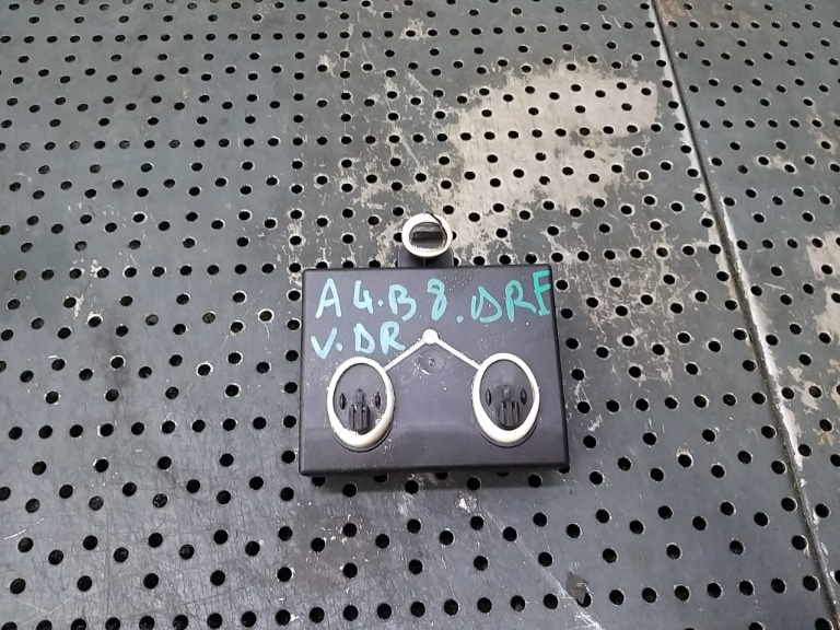 Modul calculator usa dreapta fata audi a4 b8 8k 8k0959793j