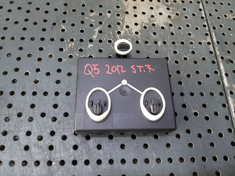 Modul calculator usa stanga fata audi q5 8r 8k0959793p