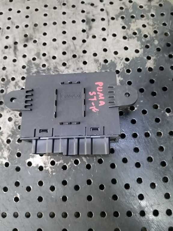 Modul calculator usa stanga fata ford puma j2k cf7 lu5t14b531af