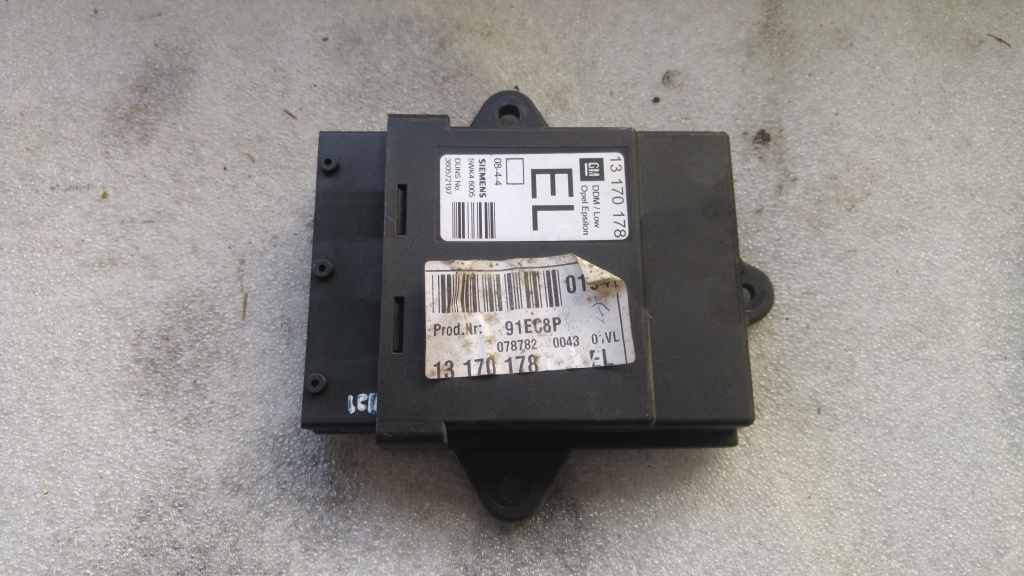 Modul calculator usa stanga fata opel vectra c 13170178