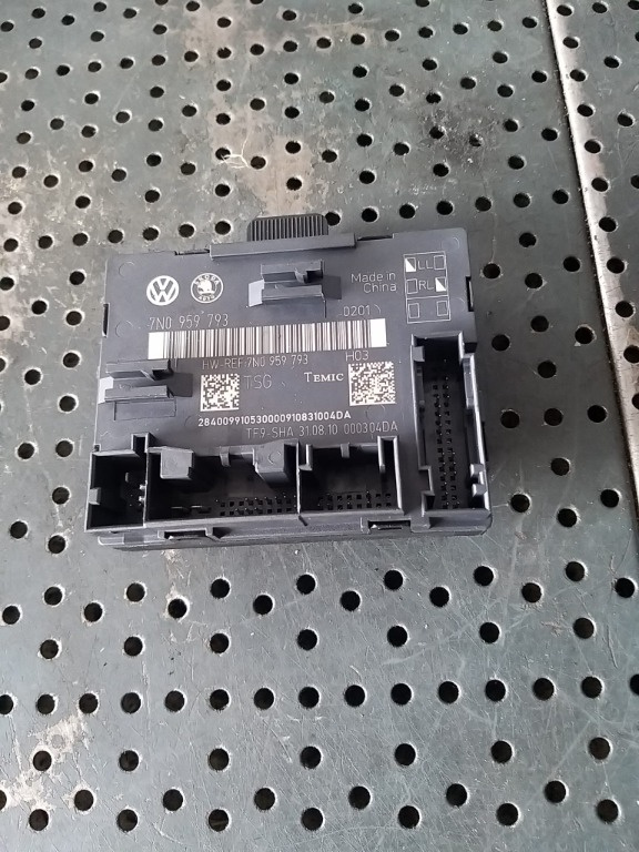 Modul calculator usa stanga fata skoda yeti 5l 7n0959793