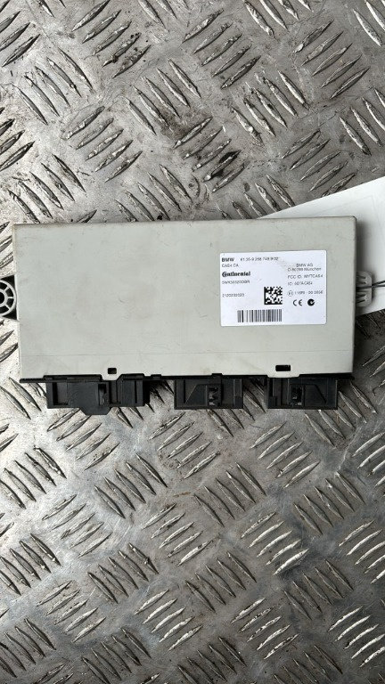 Modul CAS BMW Seria 5 F10 2.0 D cod motor N47D20D an 2012 cod 9268749