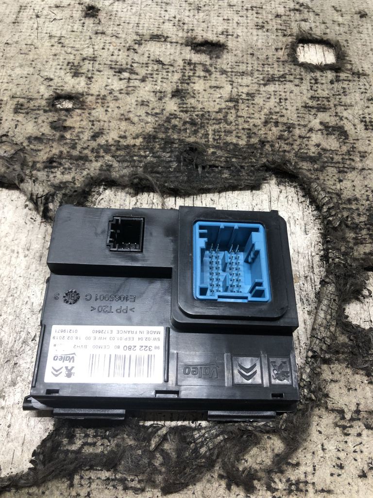 Modul clima Citroen C3 1.2 Benzina 2017, 9832228080