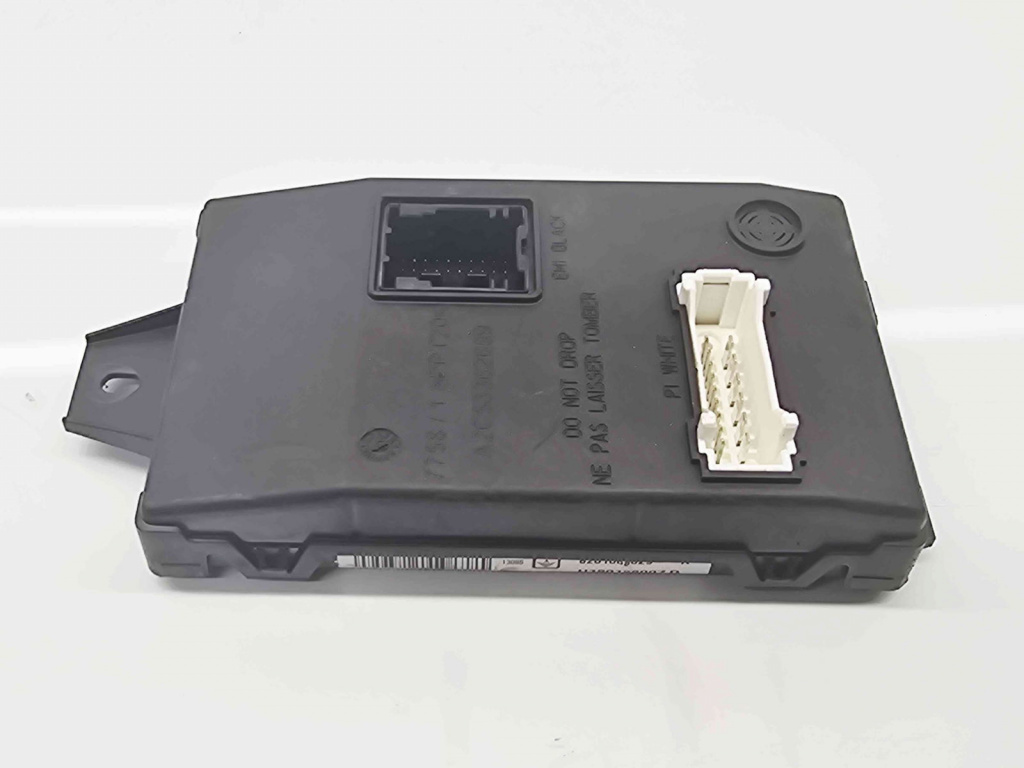 Modul confort Dacia Duster (PH2, H79) [Fabr 2013-2017] A2C53362699