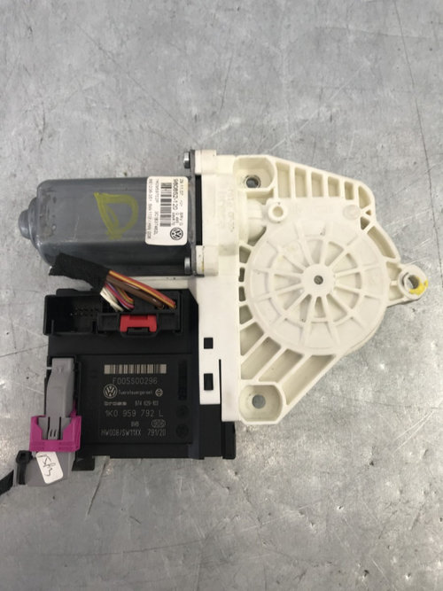 Modul confort dreapta fata VW Passat B6 1.8 TSI ,CAW 160cp sedan 2008 (1K0959792L)