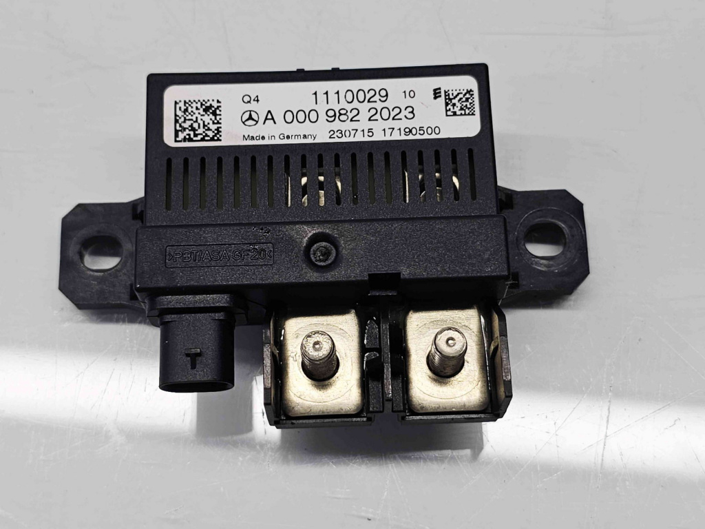 Modul confort Mercedes Clasa C (W205) [Fabr 2014-prezent] A0009822023