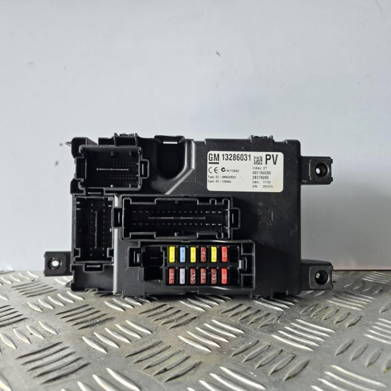 Modul confort Opel Corsa D facelift 2010-2014 1.3 cdti 95 cp 70 kw A13DTE 13382215