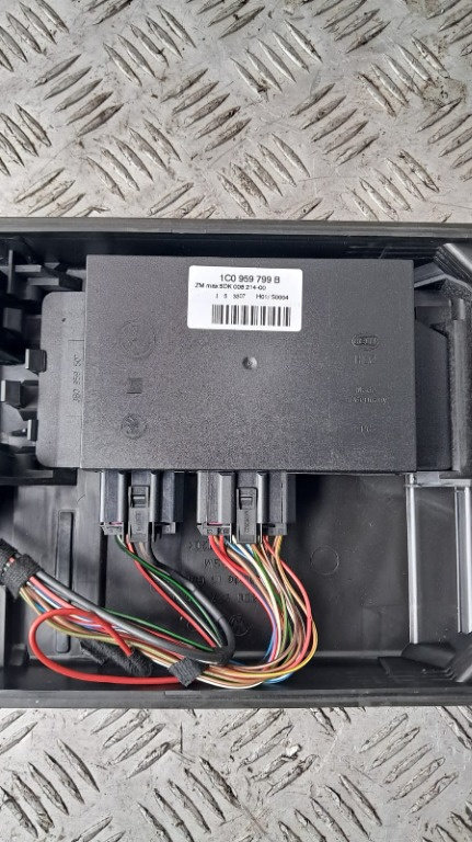 Modul confort Skoda Superb 1.9 TDI an fabricatie 2008 cod 1C0959799B