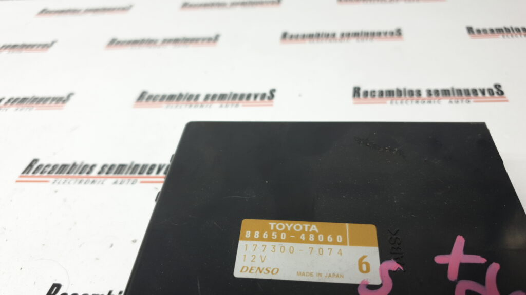 Modul CONTROL DENSO LEXUS RX 300 8865048060 / 177300 7074 / 17730070748865048060 / 177300 7074 / 1773007074