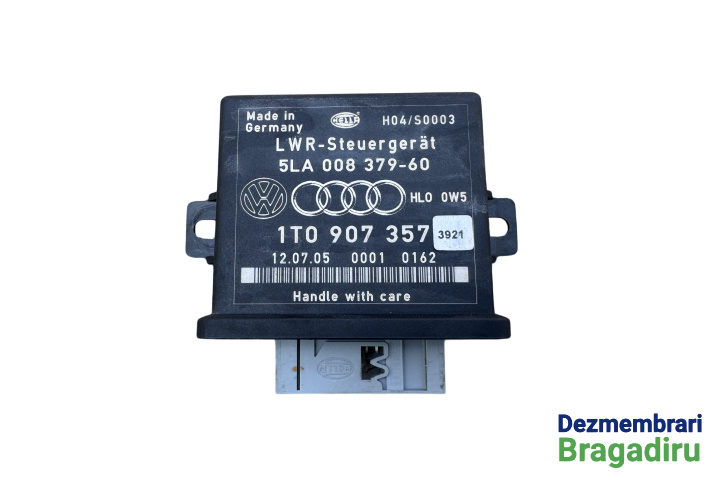 Modul control faruri xenon Cod: 1T0907357 1T0907357 Volkswagen VW Jetta 5 [2005 - 2011] Sedan 4-usi 1.9 TDI MT (105 hp) Cod motor: BKC, Cod cutie: GQQ, Cod culoare: LA7W