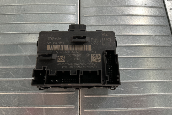 Modul control usa fata 5Q0959593F Audi Q3 F3 [2018 - 2024]