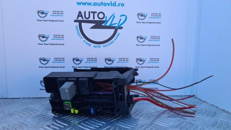 Modul cutie relee cu siguranțe Opel Astra K 2015-2019 13460664