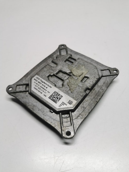Modul DRL far Audi A4 B8 Bi Xenon 8K0907472A calculator far droser