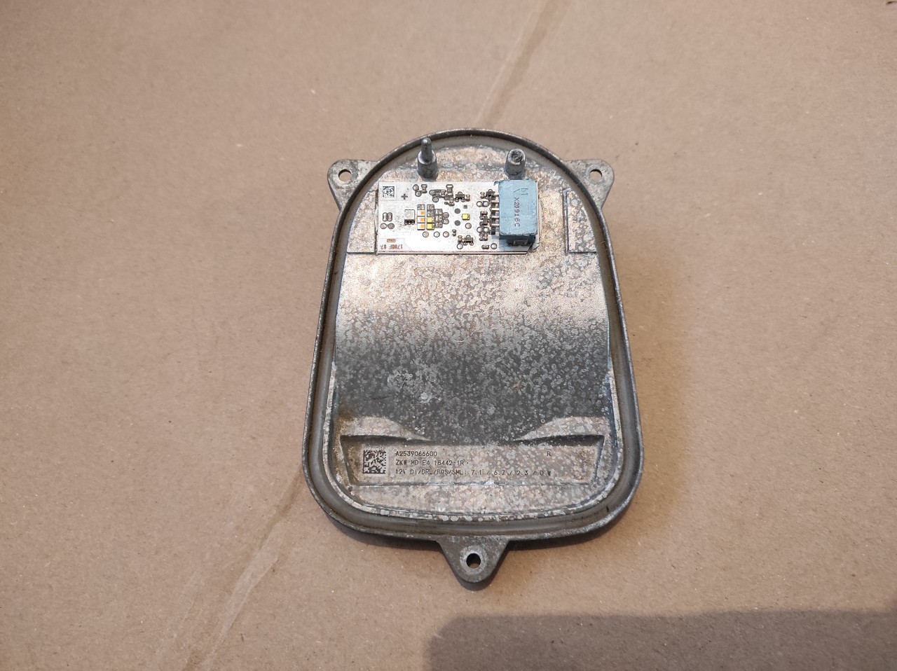 Modul DRL LED far dreapta daytime Mercedes GLC X253, C253 (2015-2020) cod A2539066600