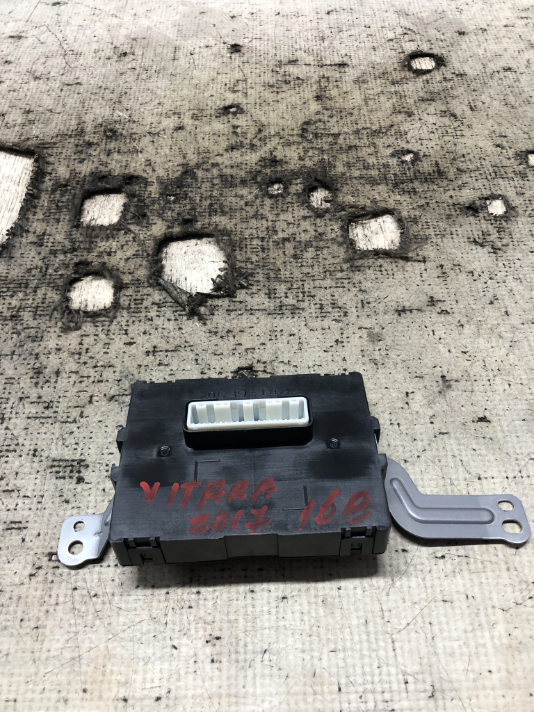 Modul electronic Suzuki Vitara 1.6 Benzina 2017, 3953054P00