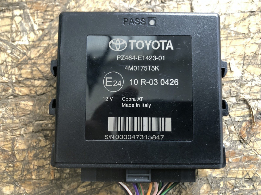 Modul electronic Toyota Auris TS Hybrid combi 2015 (10R030426)