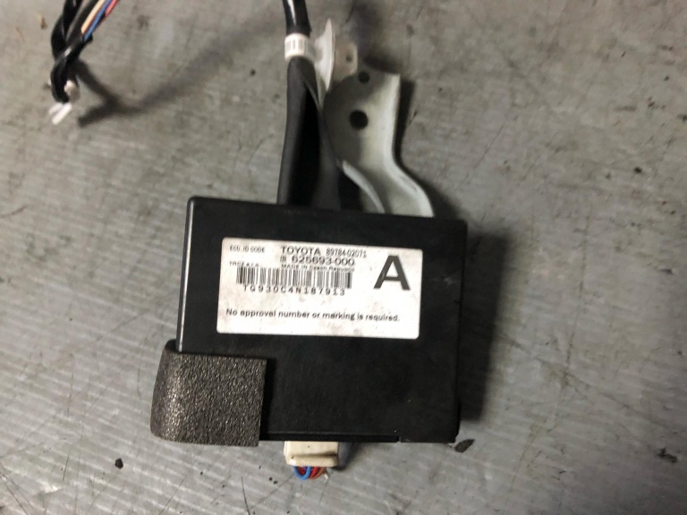 Modul imobilizator toyota auris 625693-000
