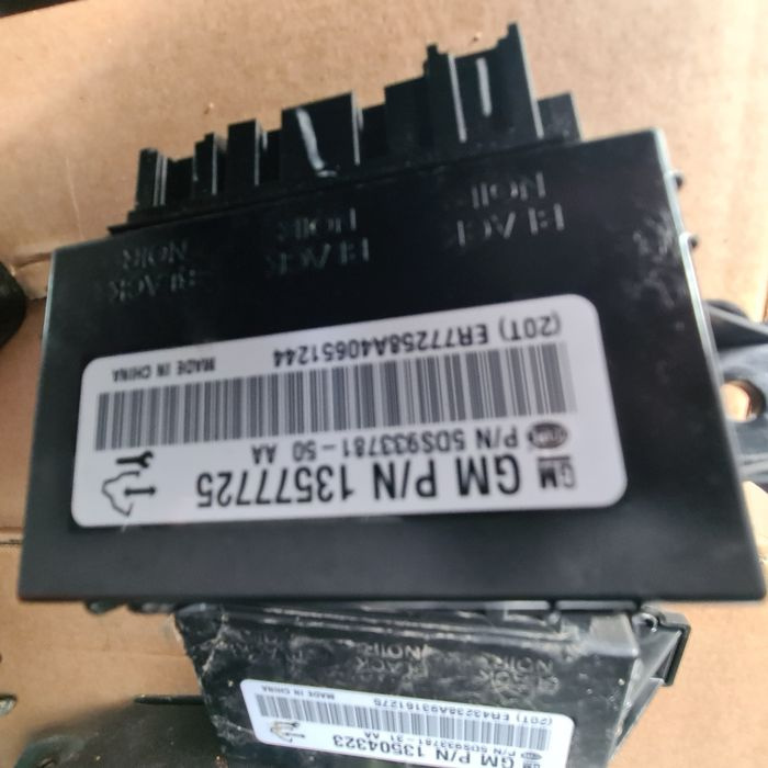 Modul incalzire scaune Opel Astra J Insignia Chevrolet Malibu 13577725