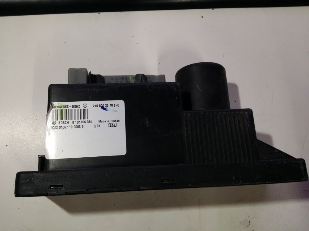 Modul inchidere centralizata Mercedes cod 210 800 25 48