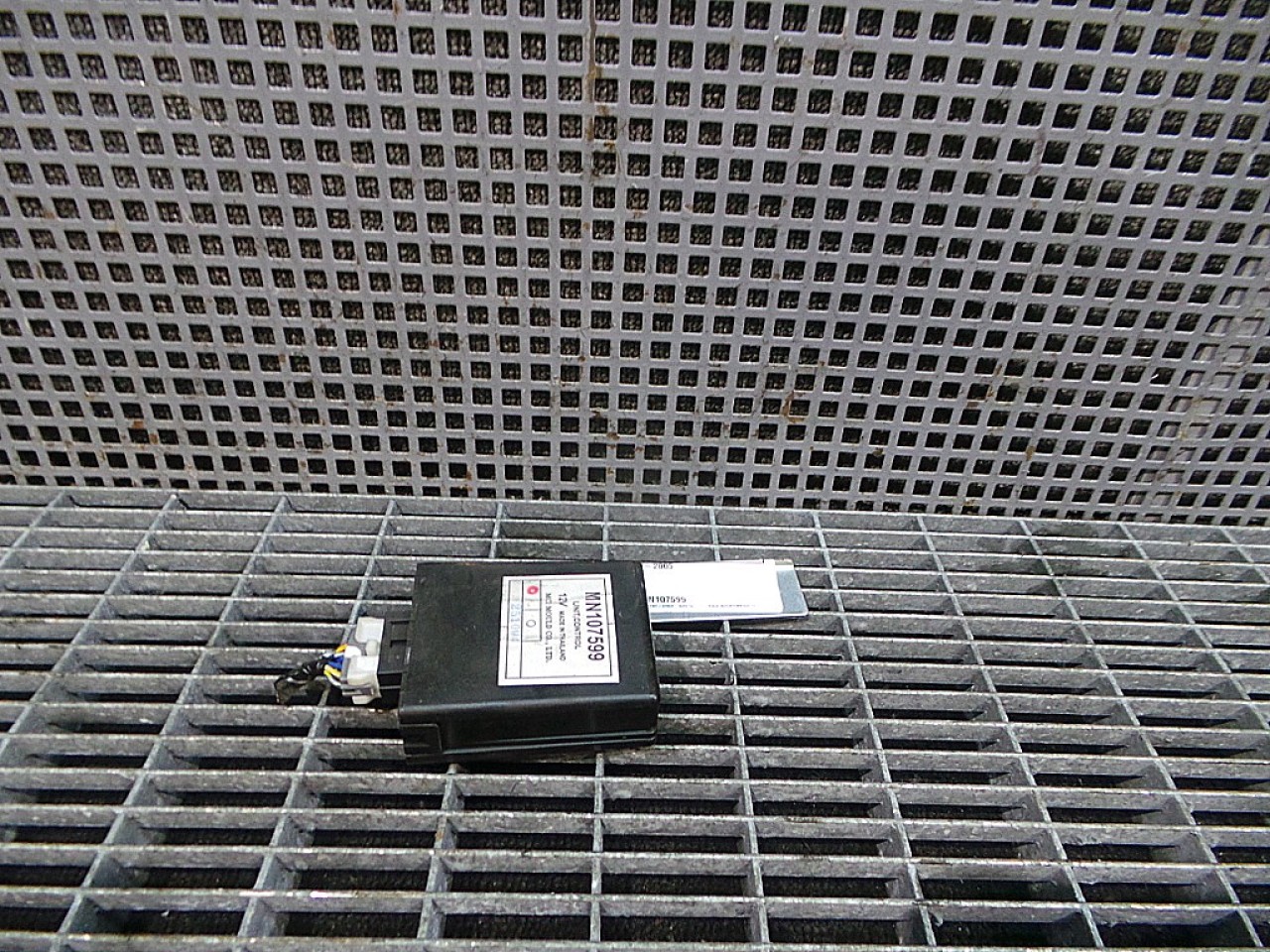 MODUL MITSUBISHI L200 - - (2001 2005)