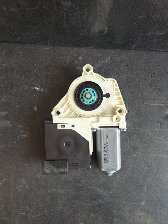 Modul motoras macara usa dreapta fata VW Passat B6 / Golf 5 -COD 1k0959792l