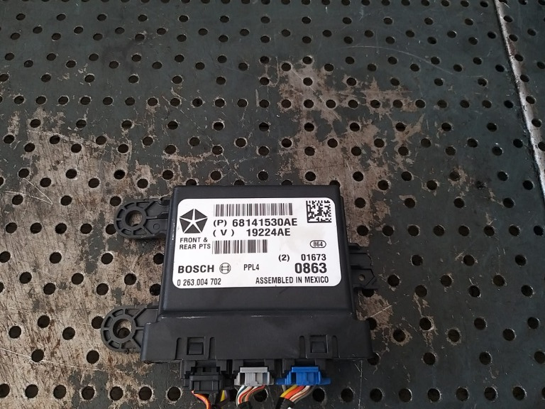 Modul pdc asistenta parcare jeep grand cherokee 4 wk wk2 68141530ae 0263004702
