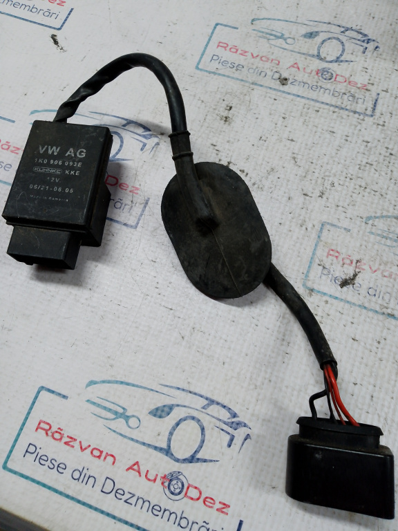 Modul pompa combustibil Volkswagen Golf 5 1.9 2008, 1K0906093E