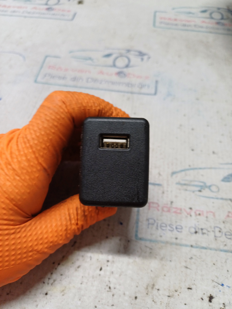 Modul Port Usb Opel Astra K 1.6 Motorina 2015, 39087528
