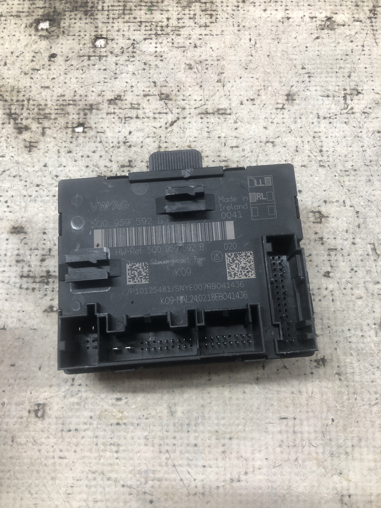 Modul Portiera Dreapta Fata Volkswagen Tiguan - Motorina 2019, 5Q0959592E