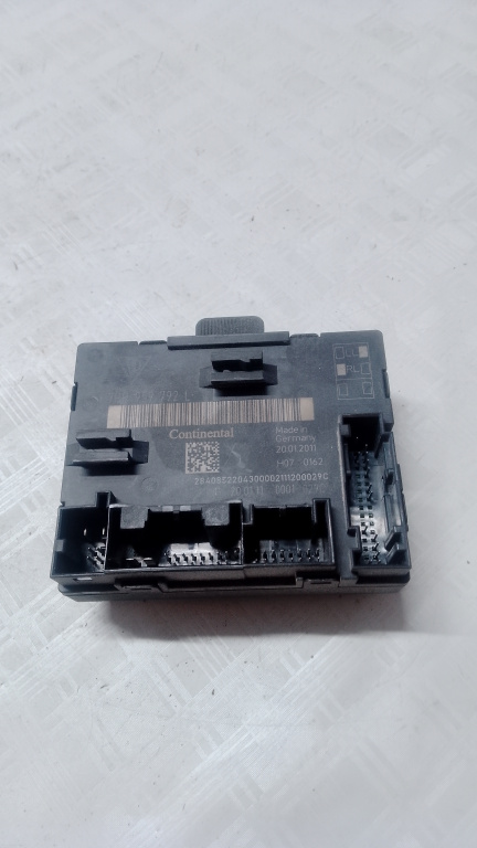 Modul Portiera Stanga Fata Porsche Cayenne - Motorina 2012, 7PP959792L